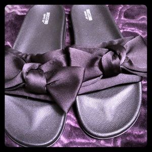 Mossimo Slides